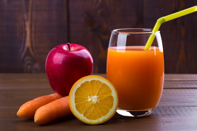 Carrot orange apples juice
